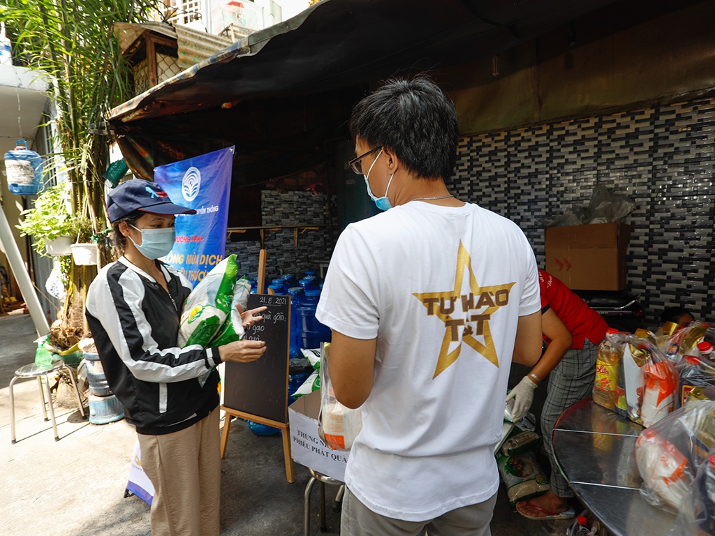 T&T Group tặng 100.000 suất quà cho người dân TP.HCM gặp khó khăn bởi Covid-19 - ảnh 4