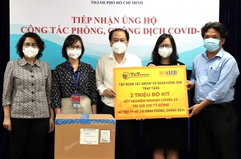 T&T Group và SHB tặng TPHCM 2 triệu bộ kit xét nghiệm nhanh COVID-19