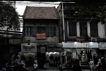 Phố Hàng Gà nổi tiếng một thời giờ đã "thay da, đổi thịt"