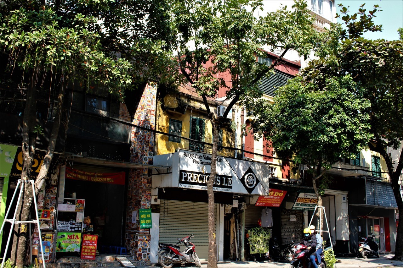 Phố Hàng Bông nổi tiếng một thời giờ chỉ còn trong kí ức