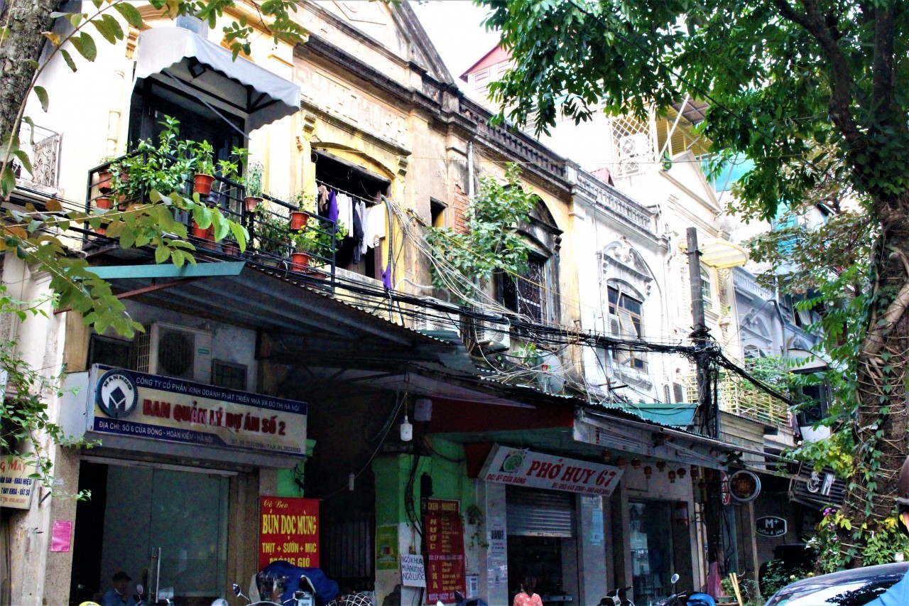 Phố Cửa Đông nét xưa còn giữ được mấy phần