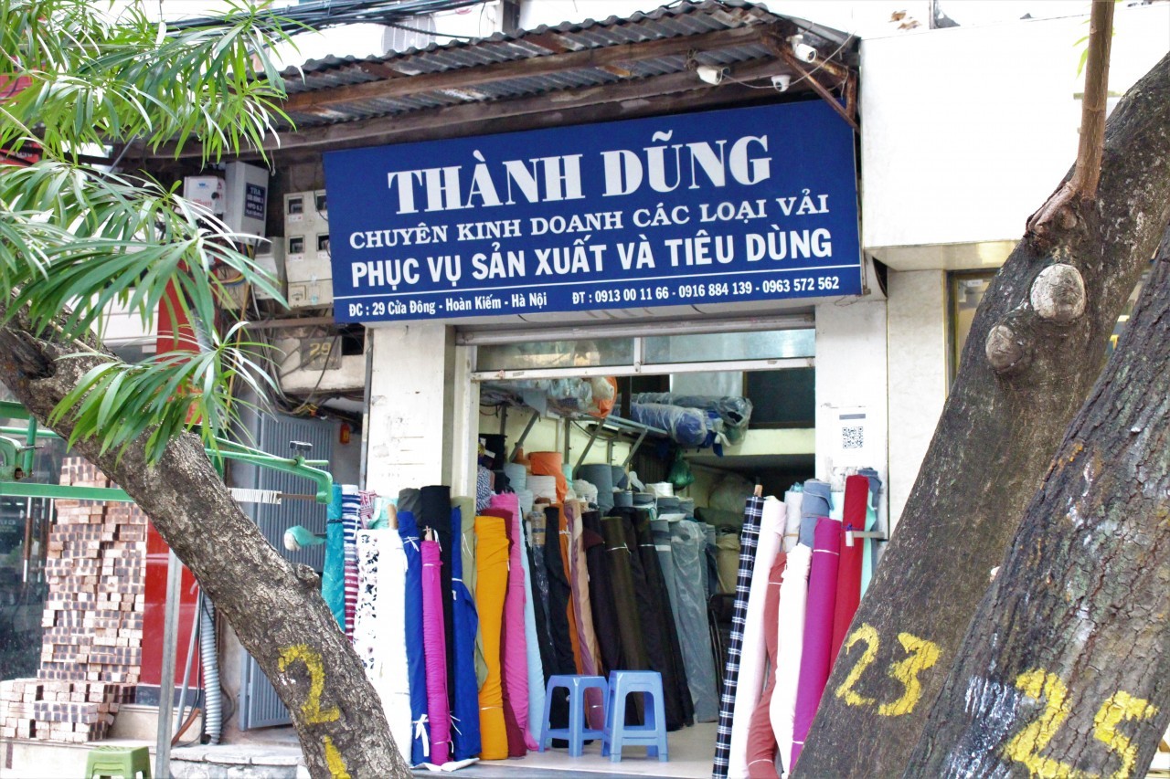 Phố Cửa Đông nét xưa còn giữ được mấy phần