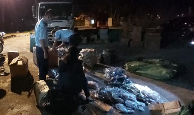 Kon Tum: Phát hiện đối tượng kinh doanh hàng hóa không rõ nguồn gốc