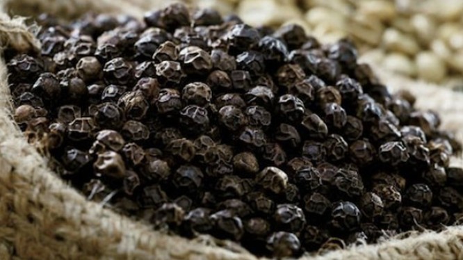 Cập nhật giá hồ tiêu hôm nay 12/01/2022: Tiếp tục giảm nhẹ