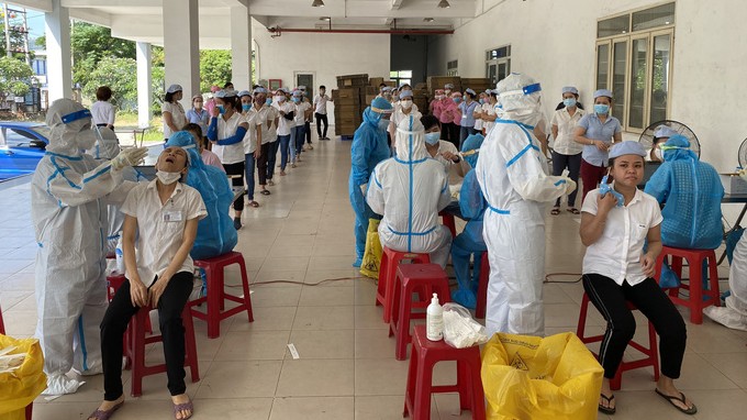 Lao động nghỉ việc do Covid – 19 có được trả lương không?