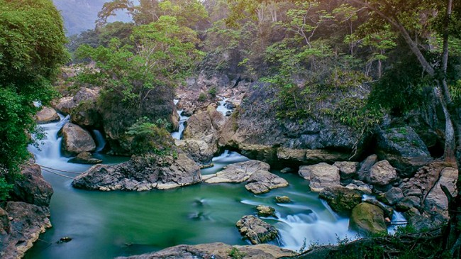 Tham quan thác Đầu Đẳng - Bản nhạc hùng vĩ giữa núi non hùng vĩ