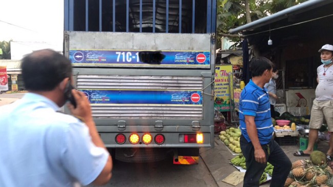 Phát hiện xe dưa ngụy trang chở thuốc lá điếu nhập lậu