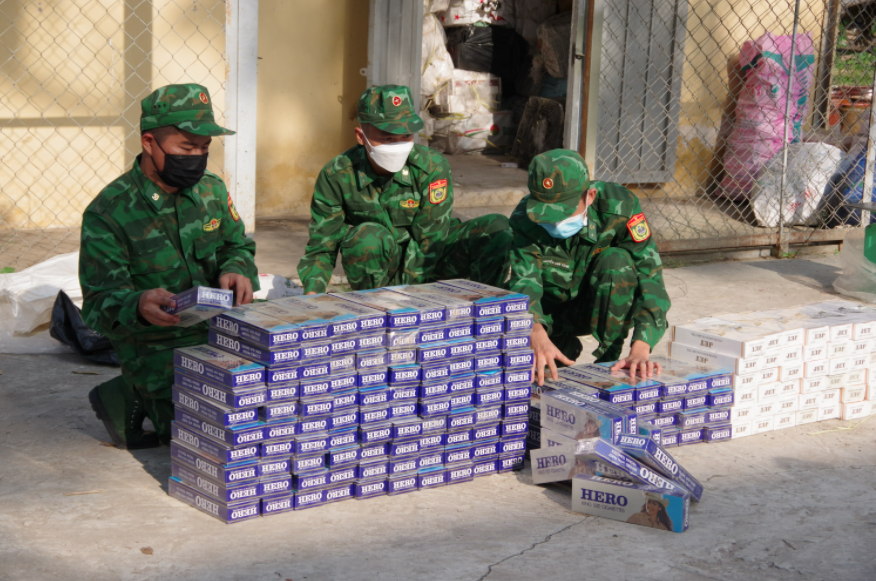 Đồng Tháp: Phát hiện 4 vụ vận chuyển 5.650 bao thuốc lá điếu ngoại qua biên giới