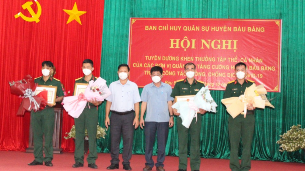 Hướng dẫn khen thưởng cá nhân, tập thể xuất sắc trong phòng, chống Covid-19