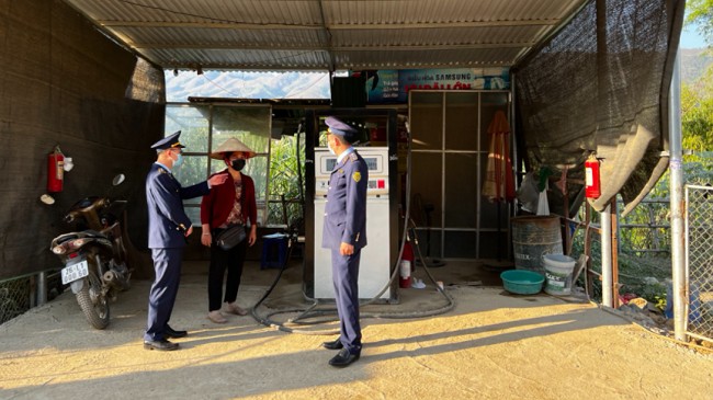 Sơn La: Xử phạt cơ sở kinh doanh xăng dầu không đủ điều kiện bán lẻ