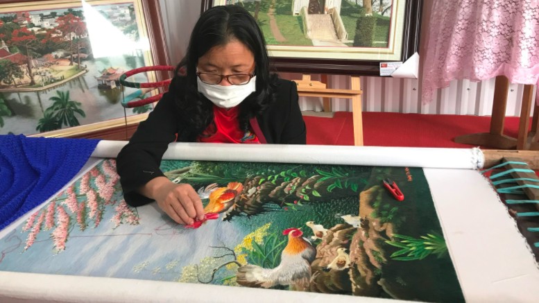 Về thăm “cái nôi” của nghề “thêu gà thêu vịt thêu hoa trên cành”