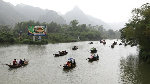 Thực hiện nghiêm túc việc dừng tổ chức lễ hội chùa Hương