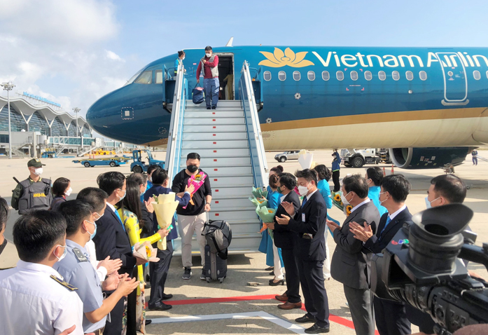 Khách du lịch đến Khánh Hòa dịp đầu năm 2022.