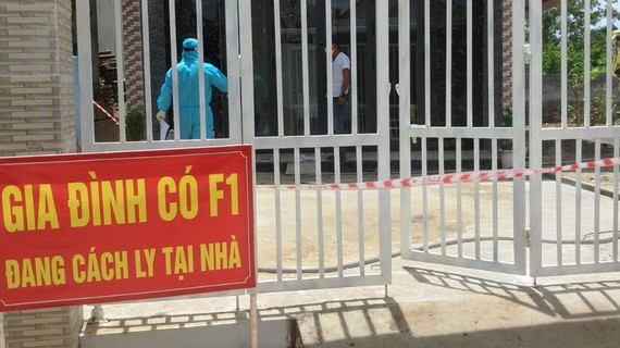 F1 có được hưởng đồng thời cả 2 chính sách hỗ trợ?