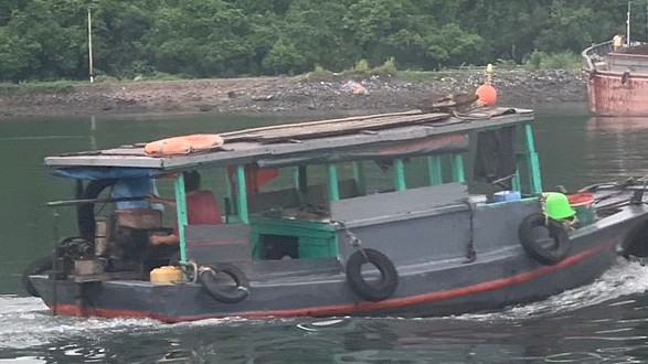 Quảng Ninh: Bắt giữ phương tiện chở 1.000 lít dầu diezen không có hóa đơn