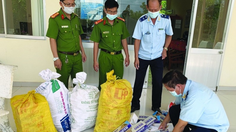 Xử lý nghiêm các đối tượng luôn lậu đường cát, thuốc lá