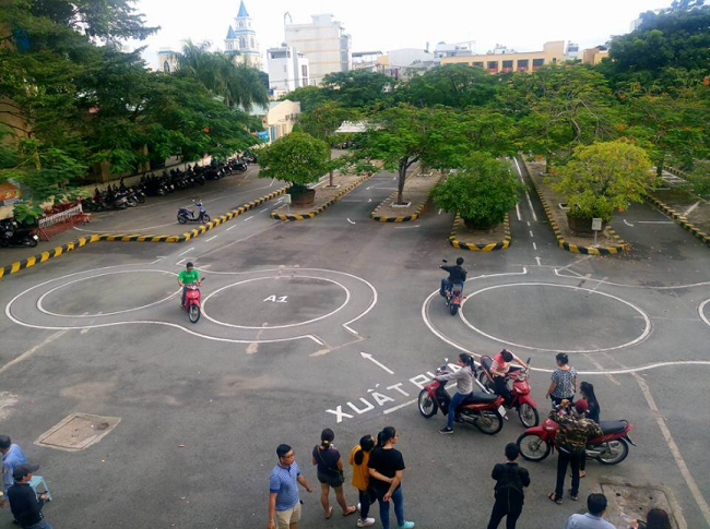 Điều kiện, độ tuổi thi bằng lái xe A1, A2