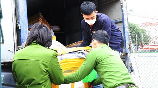 Hà Tĩnh: Bắt giữ 200kg thực phẩm không rõ nguồn gốc