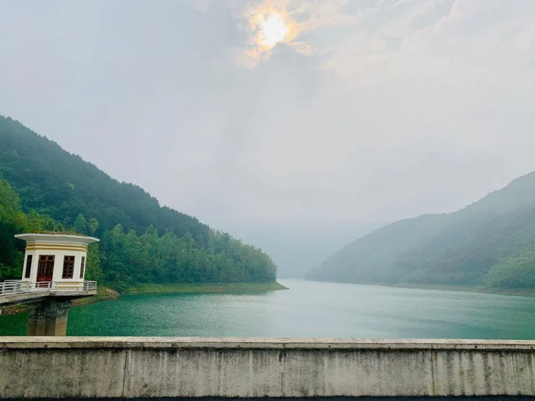 Khám phá Hồ Xạ Hương – “nàng thơ” ngủ quên giữa núi rừng Tam Đảo Khám phá Hồ Xạ Hương – “nàng thơ” ngủ quên giữa núi rừng Tam Đảo