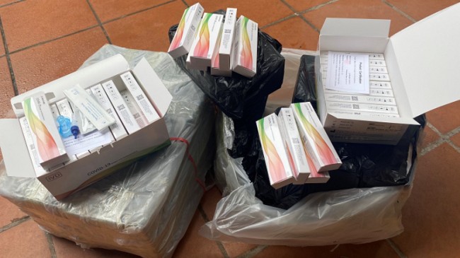 Quảng Ninh: Bắt giữ 400 bộ kit test Sars-CoV-2 nhập lậu từ Trung Quốc