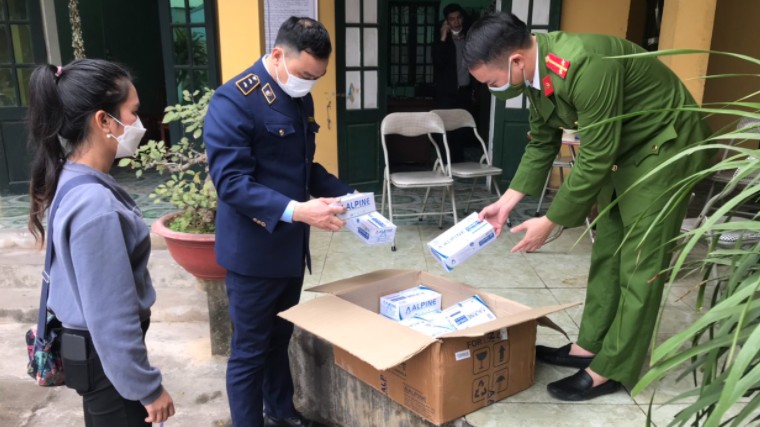 Hưng Yên: Tạm giữ 750 bộ Kit test nhanh Covid-19 không rõ nguồn gốc