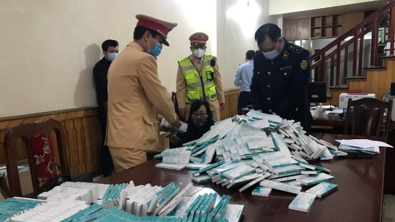 Bắc Kạn: Thu giữ 5.300 bộ kít test nhanh và 1.000 viên thuốc Molravir 400