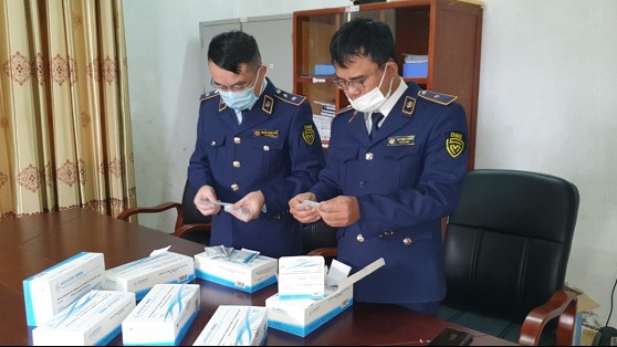Lai Châu: Phát hiện đối tượng bán kit test Covid-19 không có hóa đơn, chứng từ