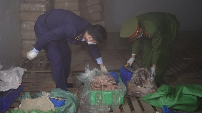 Hà Nội: Phát hiện gần 10 tấn thực phẩm gia cầm, động vật không rõ nguồn gốc