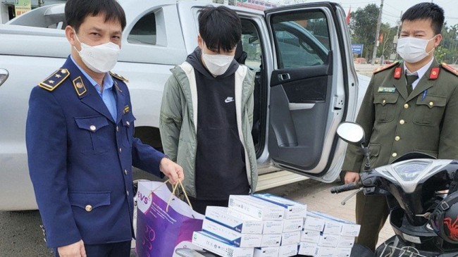 Hà Tĩnh: Thu giữ hơn 1.000 bộ kit test Covid-19 không rõ nguồn gốc