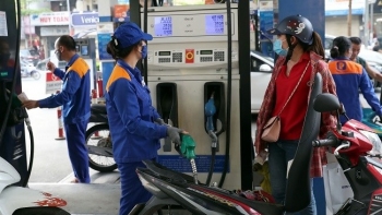 Một lít xăng đang “cõng” những loại thuế nào?