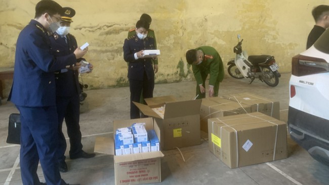 Bắc Ninh: Tạm giữ lượng lớn kit test và thuốc hỗ trợ điều trị Covid-19 vi phạm