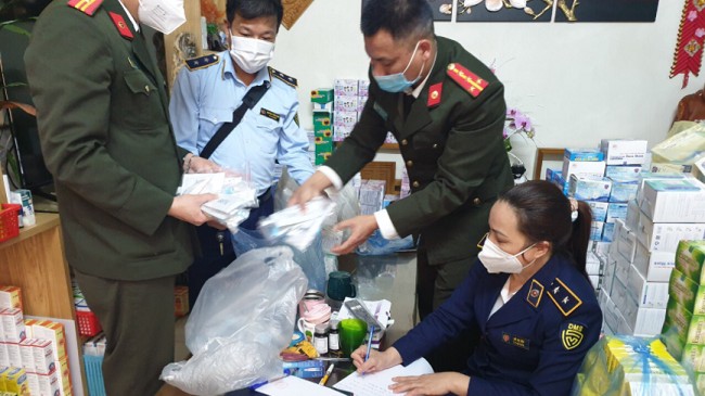 Yên Bái: Tạm giữ trên 6.000 sản phẩm kit test nhanh và que lấy mẫu Covid-19