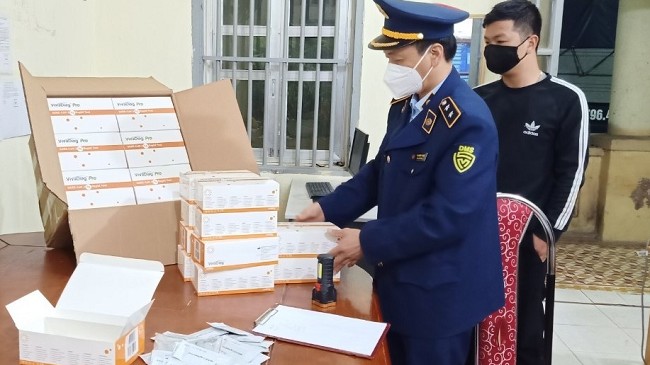 Lạng Sơn:  Phát hiện 700 bộ Kit test Covid-19 không hóa đơn chứng từ