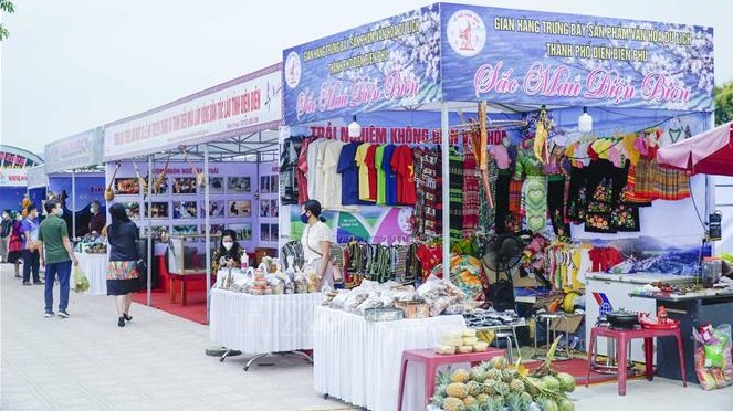 Khai mạc trưng bày, quảng bá sản phẩm du lịch tại Lễ hội Hoa Ban 2022