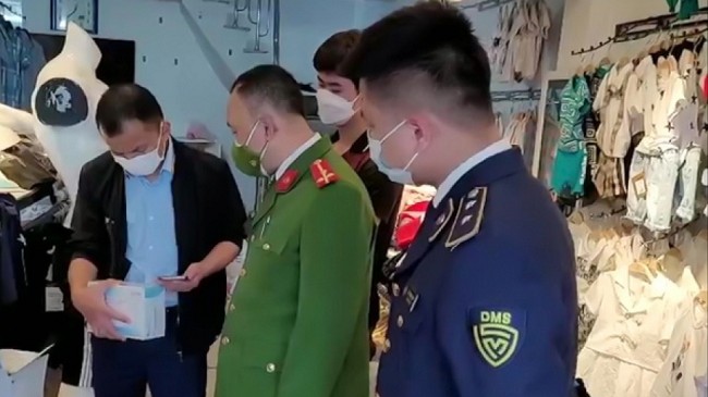 Sơn La: Xử phạt đối tương kinh doanh gần 400 kit test nhập lậu