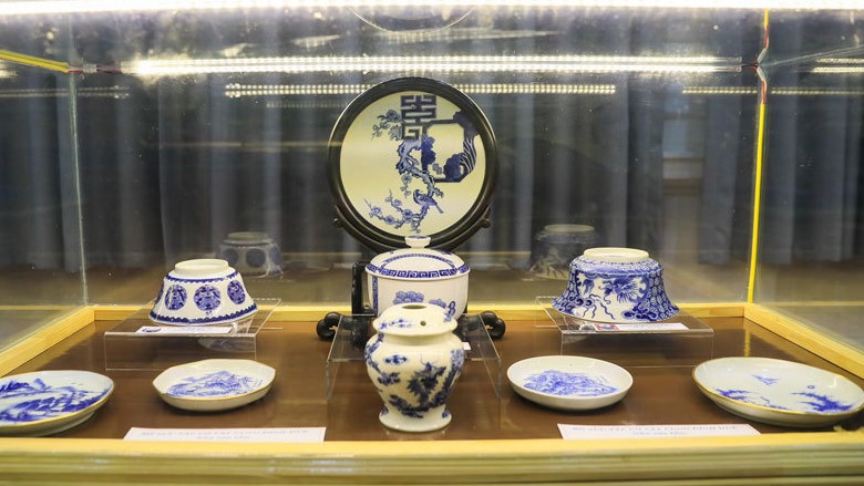 Khai mạc Triển lãm Cổ vật cung đình Huế