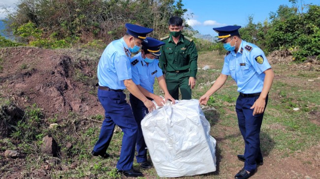 Quảng Trị: Tạm giữ 1.975 bộ kit test Covid -19 không rõ nguồn gốc