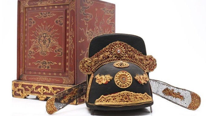 Thừa Thiên - Huế được tặng 2 cổ vật giá trị hàng chục tỷ đồng