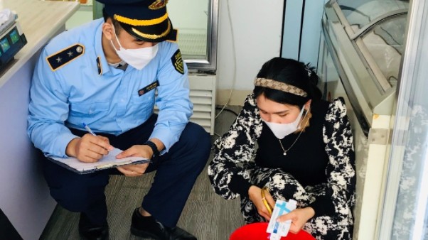 Lạng Sơn: Tiêu huỷ lô kit test Covid-19 nhập lậu