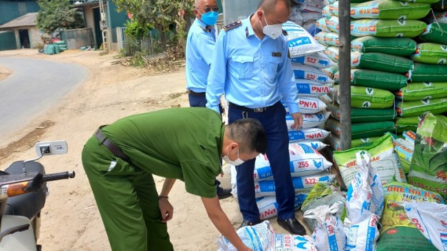 Sơn La: Xử lý cơ sở kinh doanh 5 tấn thức ăn chăn nuôi hết hạn sử dụng