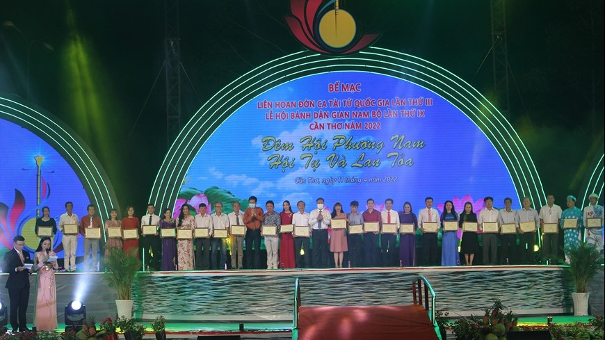 Bế mạc Liên hoan Đờn ca tài tử quốc gia và Lễ hội bánh dân gian Nam Bộ năm 2022