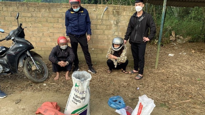 Lào Cai: Bắt giữ 2 đối tượng mua bán, tàng trữ trái phép vật liệu nổ