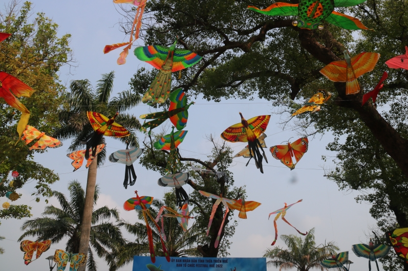 Không gian trưng bày với hơn 80 con diều đủ các chủng loại diều truyền thống được sắp đặt tại Công viên Tứ Tượng Không gian trưng bày với hơn 80 con diều đủ các chủng loại diều truyền thống được sắp đặt tại Công viên Tứ Tượng