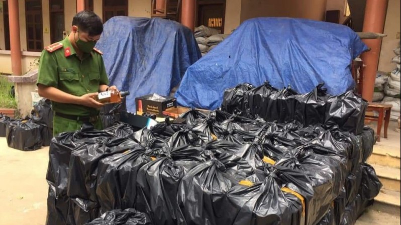 Quảng Trị: Thu giữ 1.800 chai rượu lậu trị giá gần 1 tỷ đồng