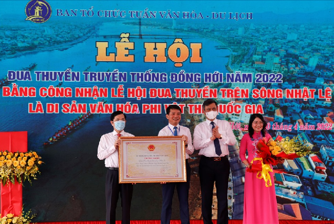 Sôi nổi Lễ hội đua thuyền truyền thống trên sông Nhật Lệ năm 2022 Sôi nổi Lễ hội đua thuyền truyền thống trên sông Nhật Lệ năm 2022
