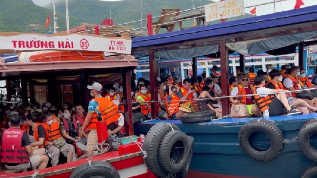 Khánh Hòa đón hơn 275.000 lượt khách du lịch dịp nghỉ lễ 30/4-1/5