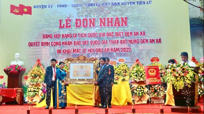 Hưng Yên: Đón Bằng xếp hạng di tích quốc gia đặc biệt đền An Xá và Bảo vật quốc gia tháp đất nung