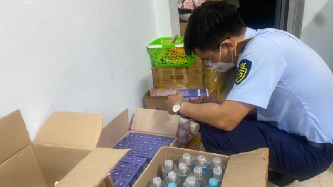 Đắk Lắk: Phát hiện cơ sở kinh doanh mỹ phẩm có dấu hiệu nhập lậu