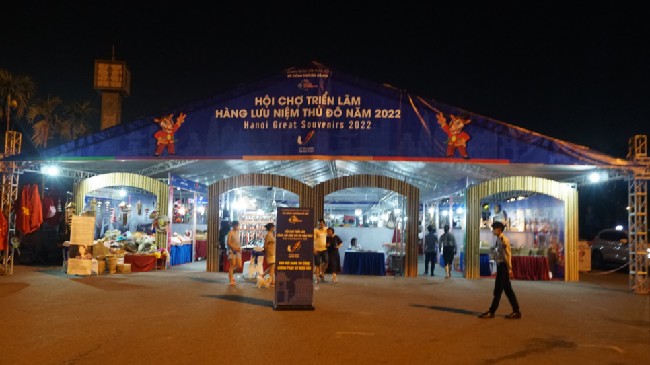 Khai mạc Hội chợ triển lãm hàng lưu niệm Thủ đô 2022