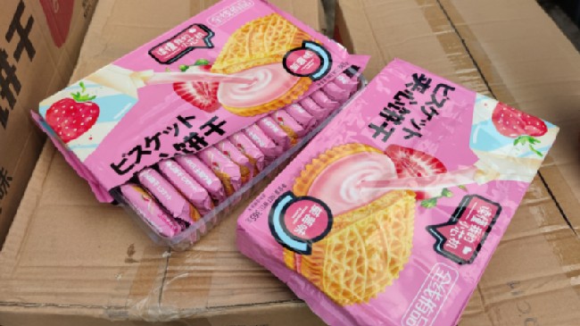 Lào Cai: Phát hiện 750 gói bánh quy không rõ nguồn gốc